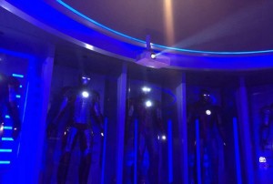 探索杭州白天鹅KTV豪华包厢消费体验