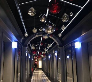杭州高端娱乐新风尚：高档KTV豪华直播盛宴