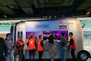 杭州高端KTV服务生：专业礼仪与卓越服务体验